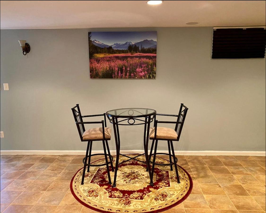 Van Gogh Guest Rm#6 • Van Gogh 6- Private Bsmt Rm In Single Family Home Rosedale Exterior foto