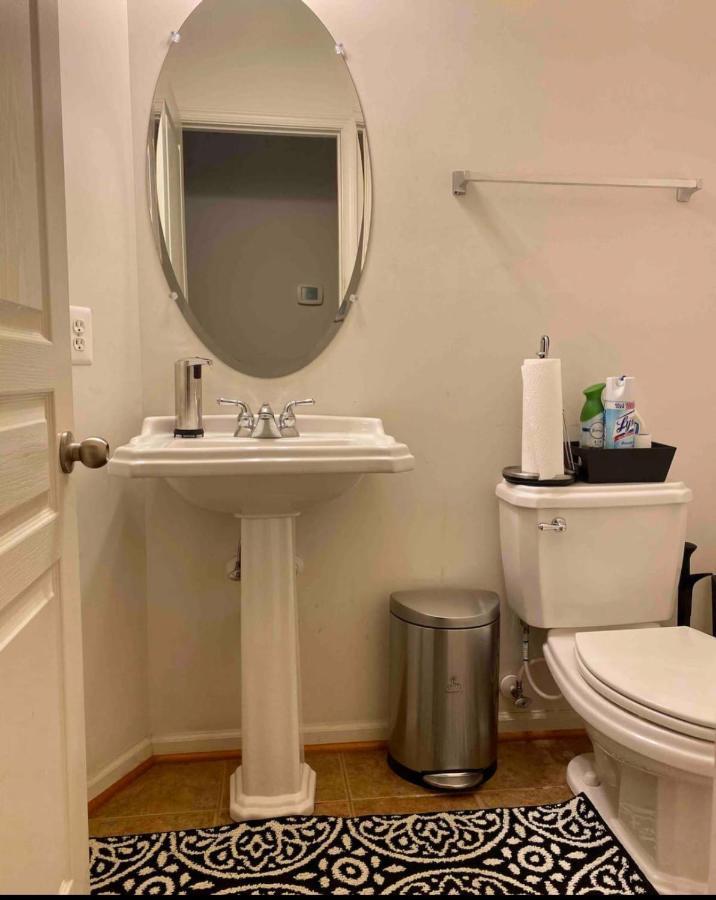Van Gogh Guest Rm#6 • Van Gogh 6- Private Bsmt Rm In Single Family Home Rosedale Exterior foto